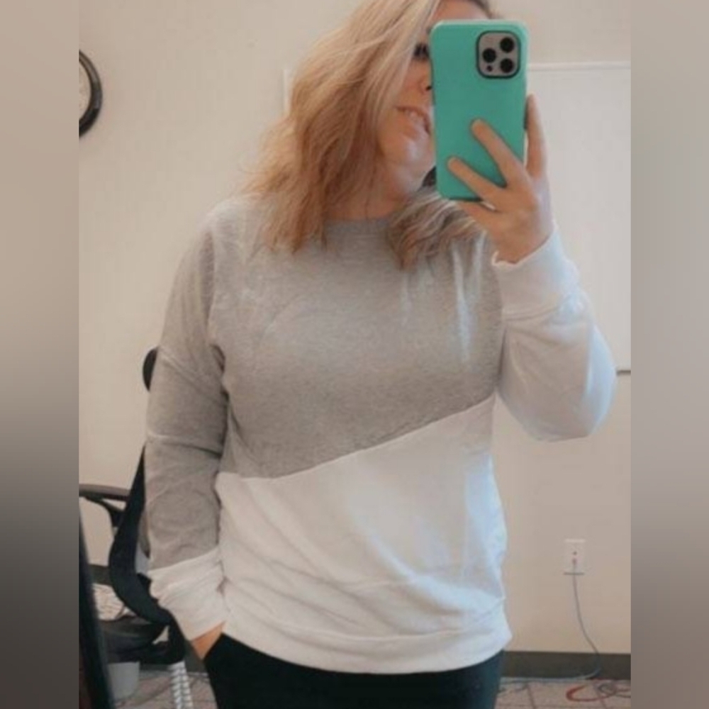 NWT‎ asymmetrical sweater - Picture 5 of 5